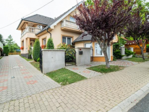 Villa Topáz, Balatongyörök